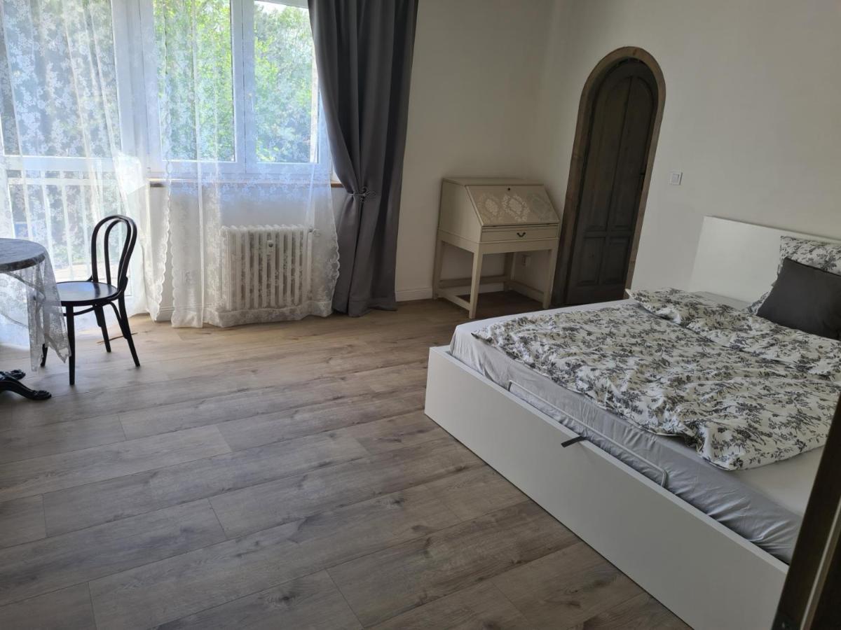 Airport Rooms براغ المظهر الخارجي الصورة